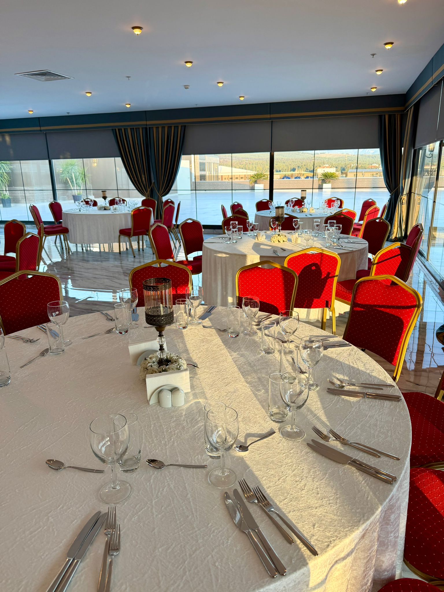 İzmir 300 kişilik d&uuml;ğ&uuml;n salonu teras kullanımı Teras Salon